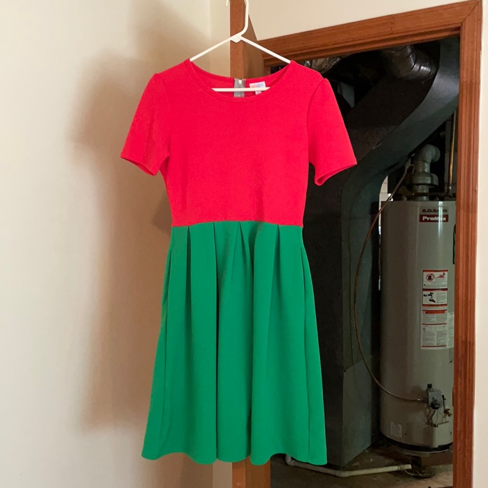 Green & Red LulaRoe dress size M w/ pockets